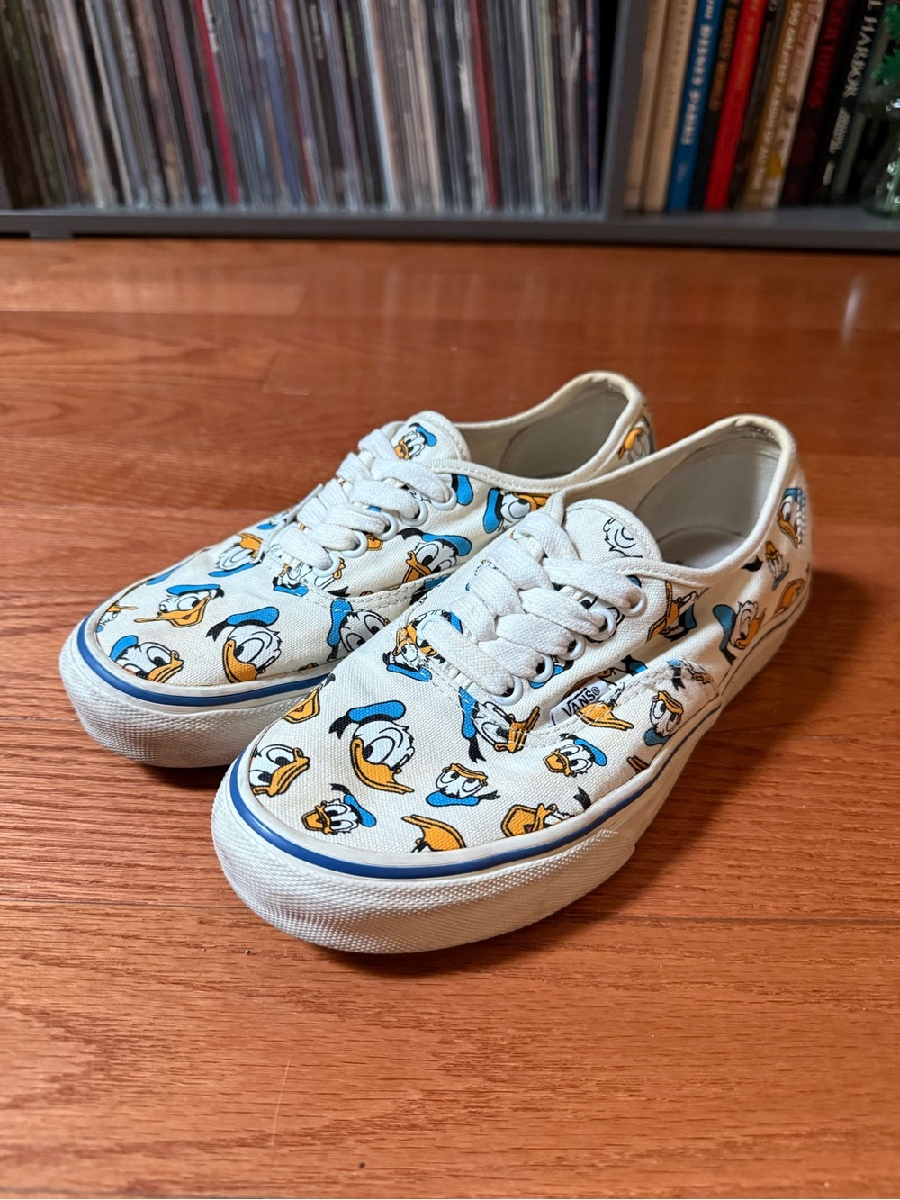 Vans vault OG authentic lx Donald Duck Disney sample